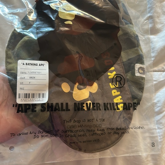 LIMITED EDITION BAPE CAMO BIG APE ADJUSTABLE KIDS BIB 100% COTTON | Baby - Picture 2 of 6